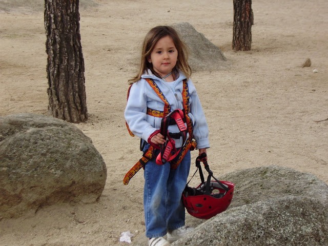 Pequeños aventureros en tirolinas de torrelodones
